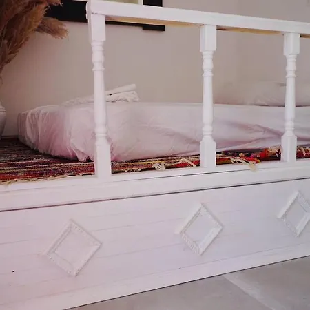 The Summer Pink House Feriehus Lakhania