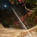 The Summer Pink House * Lakhania
