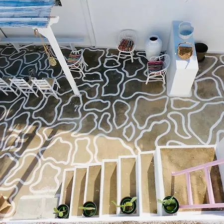 The Summer Pink House * Lakhania