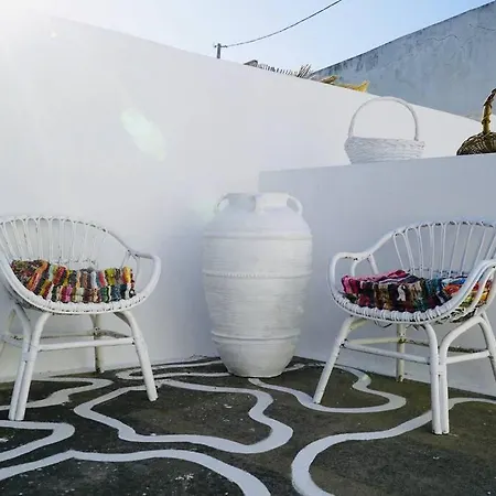 The Summer Pink House * Lakhania