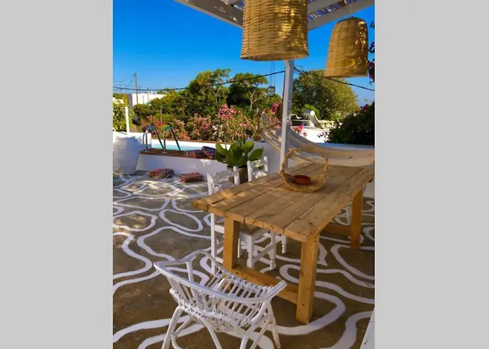 بيت للعطل The Summer Pink House لاخنيا