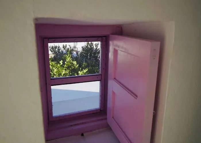 The Summer Pink House لاخنيا