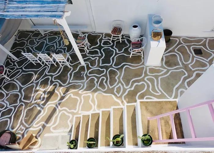 The Summer Pink House * لاخنيا