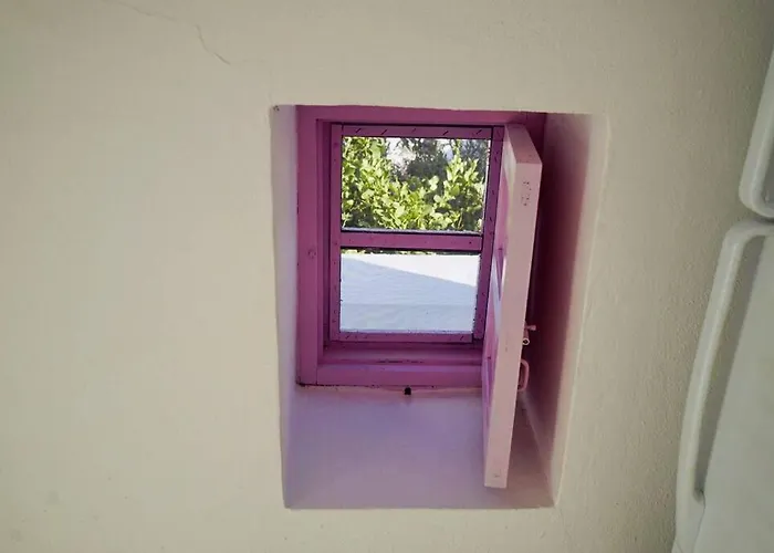 بيت للعطل The Summer Pink House لاخنيا