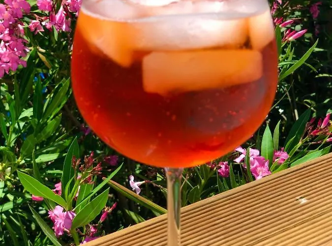 بيت للعطل The Summer Pink House لاخنيا