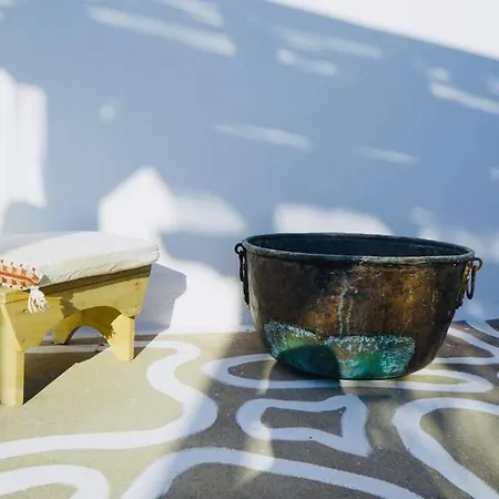 The Summer Pink House * Lachania