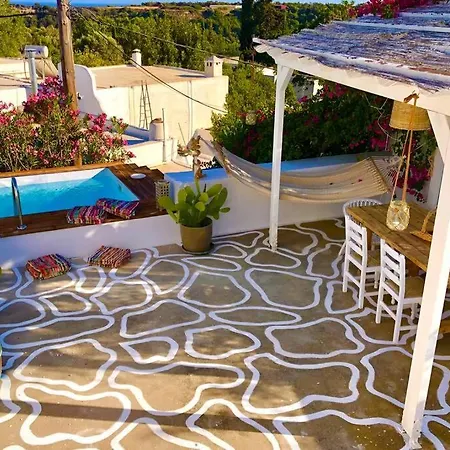 The Summer Pink House Lachania